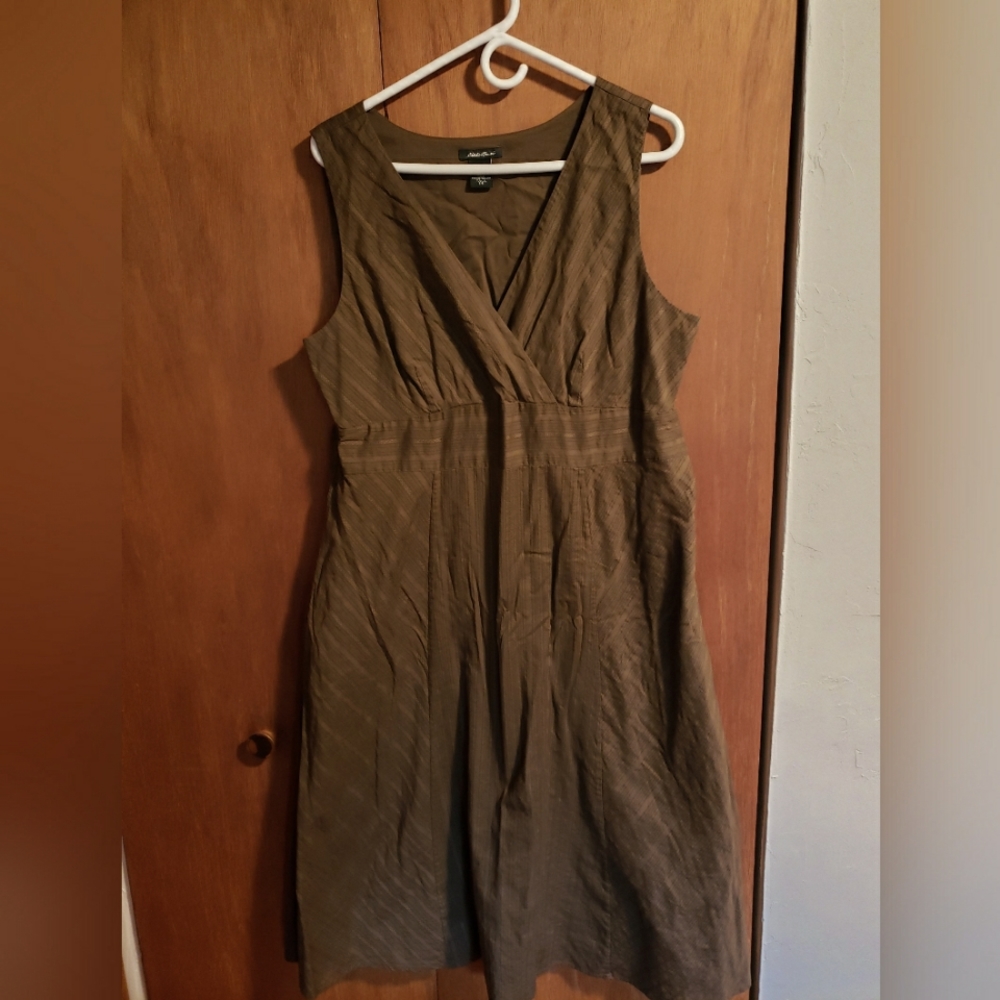 Eddie Bauer Adventure Dress 14 Tall, Brown Linen